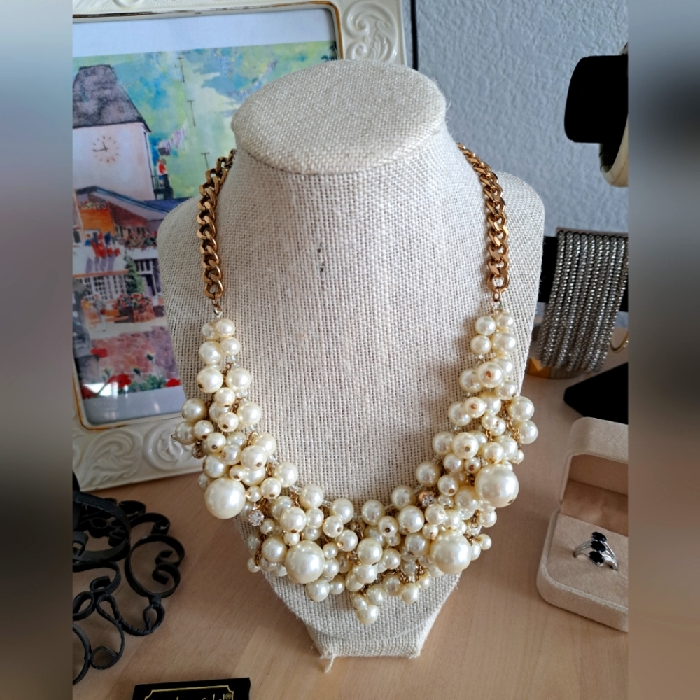 Showstopper Bib Multi Faux Pearl Cluster Necklace w Accent Rhinestones 18"